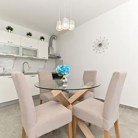 Diva Apartament *